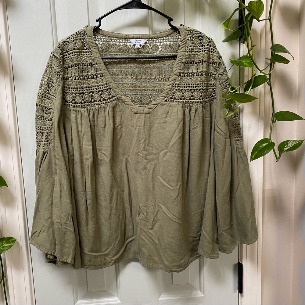 Crown & Ivy Sage Green Boho Blouse, sz XL